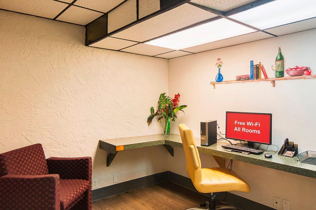 Red Roof Inn Lubbock Esterno foto