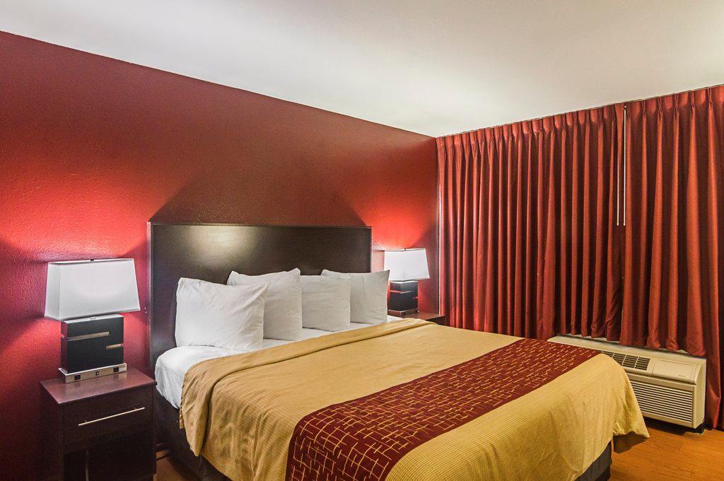 Red Roof Inn Lubbock Esterno foto
